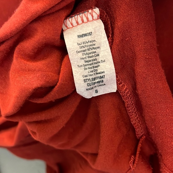 Boho, beautiful rich rust color top! - Picture 6 of 8